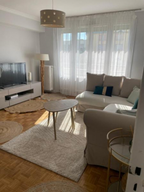 Appartement avec parking, au pied du rer B
